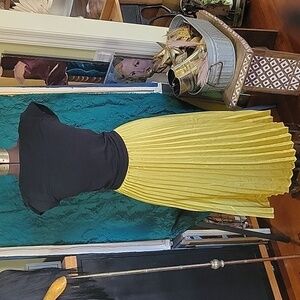 NWOT Chartreuse Pleated Skirt M